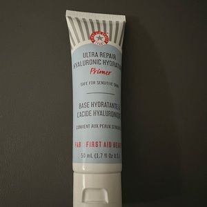 First Aid Beauty / Hyaluronic Hydrating Primer